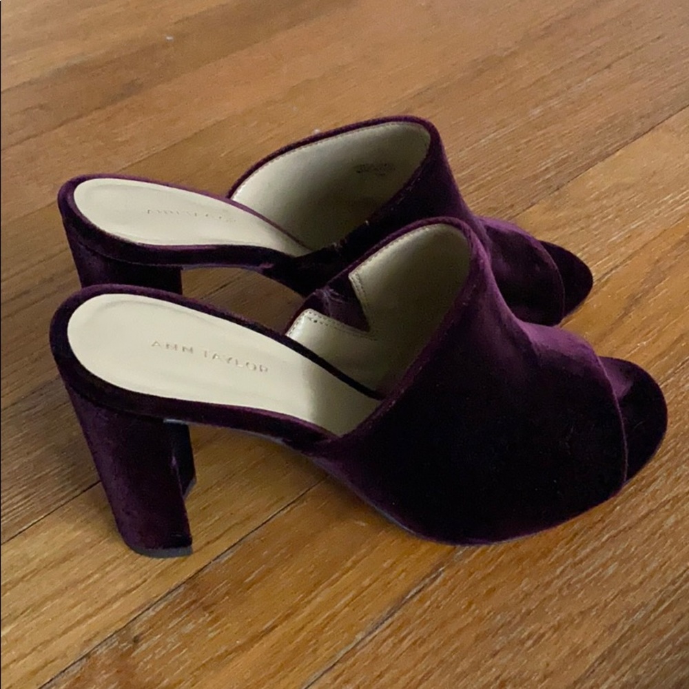Shoes - Picture 3 of 4